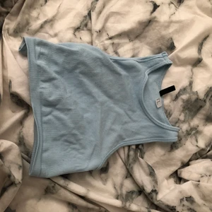 H&M  - Detta fina linne från hm är super skönt och bara najs att ha. Ljusblått fint linne.