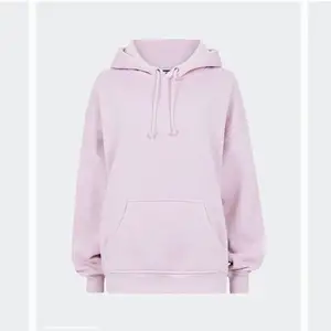 Säljer en rosa, lite oversized bikbok hoodie i strl s.       Bara använd ett fåtal gånger och kommer inte till användning. Den är lite mer rosa i verkligheten än på bild, skriv för fler bilder. 