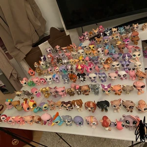 Petshop/LPS säljes med mera - Säljer nu petshops jag sparat i stort sätt hela min barndom, jag säljer vissa petshops dyrare än andra beroende på vilken Petshop det är då vissa är mer sällsynta än andra, dem går ej längre att köpa i affären och gått högre upp i värde,  Pris kan diskuteras :) 