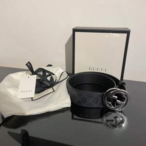 Gucci GG supreme bälte. -Skick: 9,5/10 | -Storlek: 85 • 34 | -Tillbehör: Ja. Box, Dustbag, Snöre och Tag | -Nypris: 4,000kr