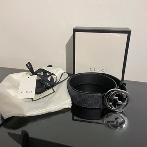 Gucci bälte  - Gucci GG supreme bälte. -Skick: 9,5/10 | -Storlek: 85 • 34 | -Tillbehör: Ja. Box, Dustbag, Snöre och Tag | -Nypris: 4,000kr