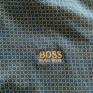 Hugo boss piké  - Säljer en hugoboss piké i storlek S