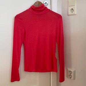 Korall färgad polo - Korall färgat skit ball polo tröja! Helt ny!