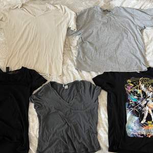 Alla t-shirts 35kr styck, blandade märken ✨ Kom privat för bättre bilder🌸 Frakt tillkommer🚚