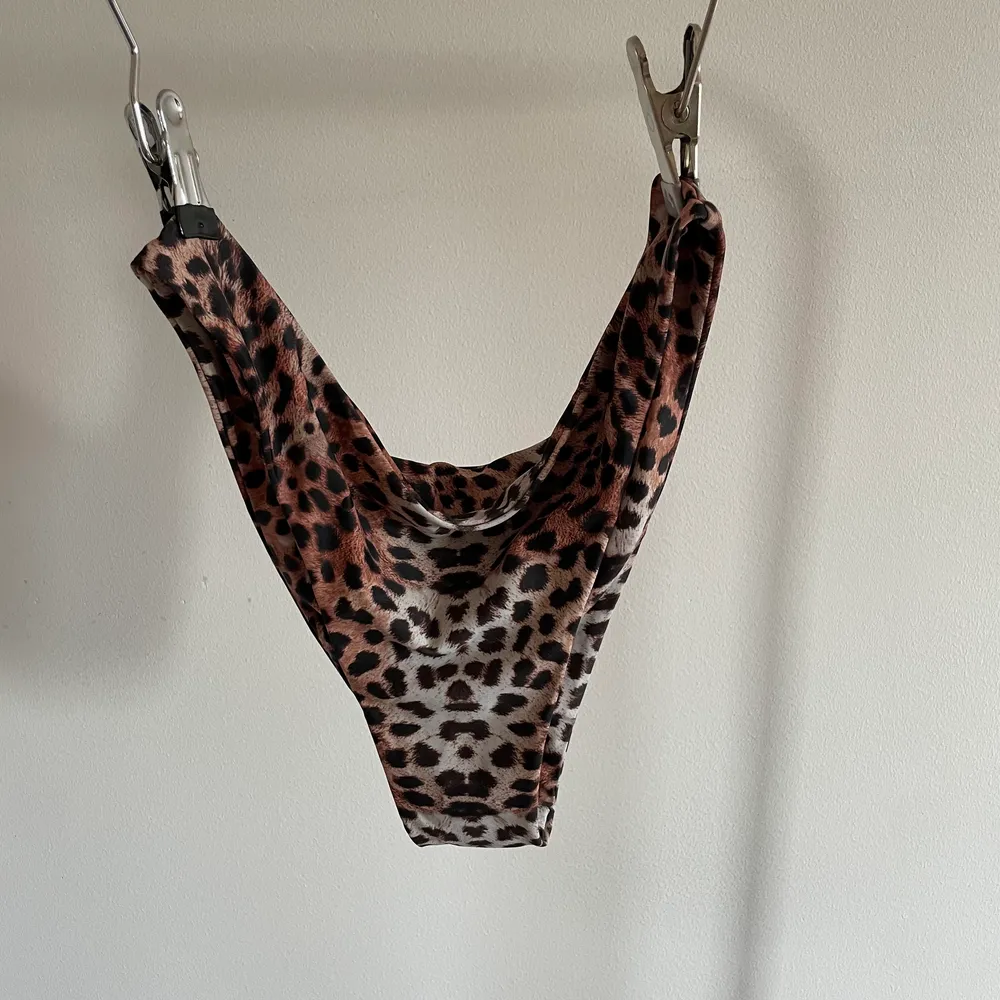 BikiniSet med bygelbh från Zaful i leopardmotiv . Övrigt.