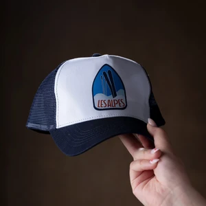 Truckerkeps  - Unik truckerkeps med tryck. @patch.hat_uf. 249 kr