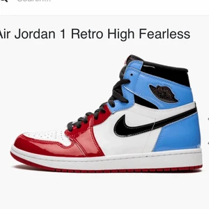 Jordan 1 skor - Säljer dessa assnygga skorna pågrund av att de inte kommer till användning, har använts några gånger men de ser ut som nya. Ni kan gärna fråga om det är något ni undrar💕(Pris går att diskuteras)