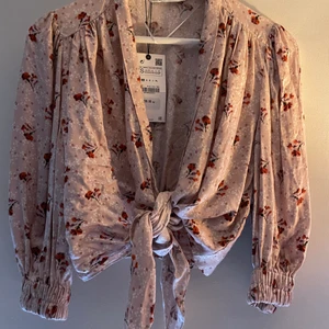 Blus - Blus från zara med lappen kvar💓