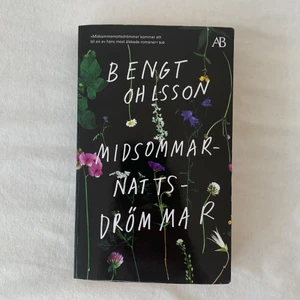 Midsommarnattsdrömar - Midsommarnattsdrömar av Bengt Ohlsson. Sidorna är lite gula vet inte om det är med mening eller inte. Skriv om du har några frågor eller vill ha fler bilder. <3