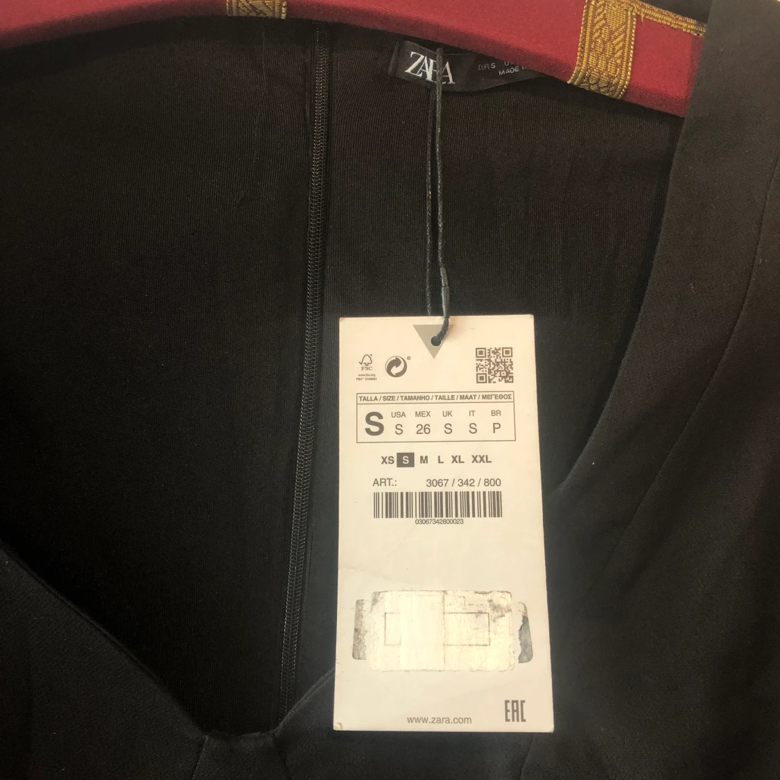 Sprillans-ny svart klänning från Zara - 90