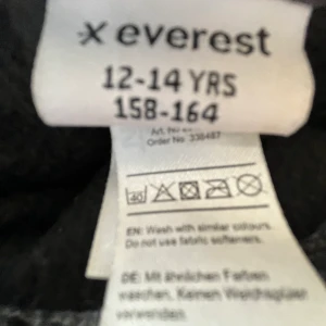 Everest  - Vantar från kvalitetsmärken Everest i absolut nyskick.