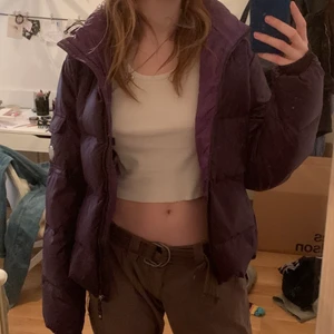 Champion jacka - En lila champion jacka, avtagbar luva :)