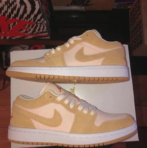 Nike Jordan, Air Jordan 1 low “twine” - Jordan Brand Nike, Air Jordan 1 low "twine".  Färg: Beige  Condition: Beige: Ny
