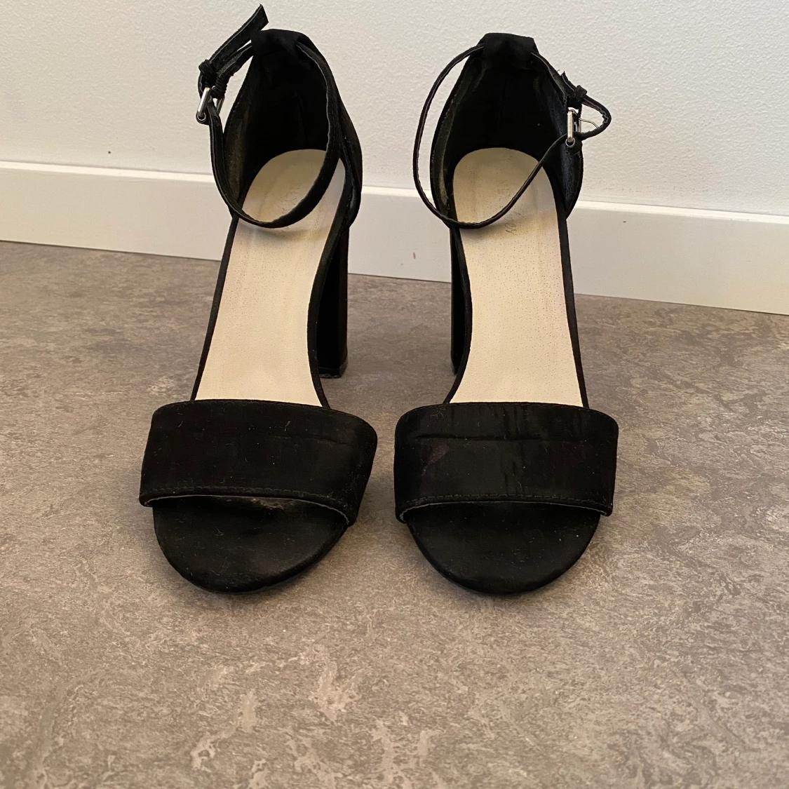 Svarta klackskor strl 37 - 91