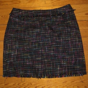 Ny kjol - Kjol, i ”äldre stil” som är inne nu! Lite retro och så snygg! 