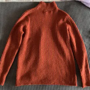 Super cozy and warm sweater in perfect color for spring