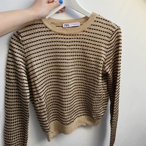 Zara topp strl. S - Så fin randig topp från Zara! 💞 säljer pga att den är för liten för mig