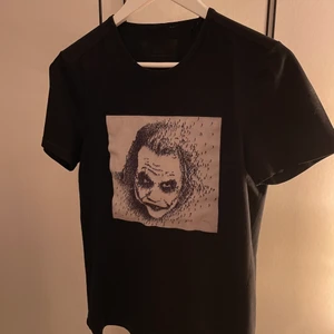 Limitato t-shirt - Säljer en fin limitato tröja. Den är i mycket fint skick. Stl xs. Äkta såklart! 