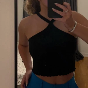 Zara topp strl S - Super fin Zara topp som köptes förra sommaren❣️ Säljer då den inte kommer till användning, använd ca 2-3 gånger. 