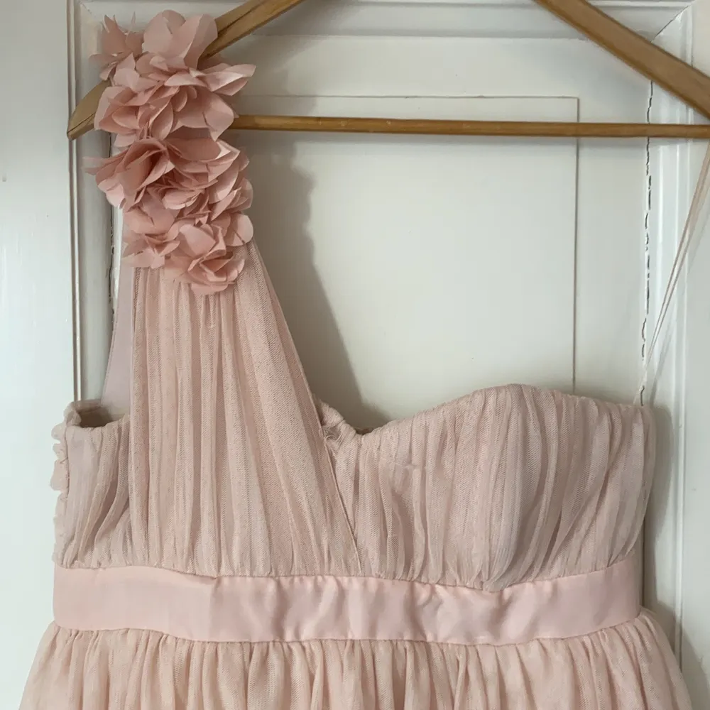 Rosa klänning från hm i storlek m . Klänningar.