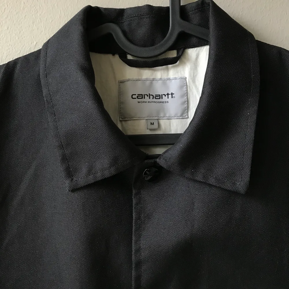 Carhartt workwear jacket. Size medium, good condition. Bought second hand, might be missing logo on chest but without visible marks of removal.. Jackor.