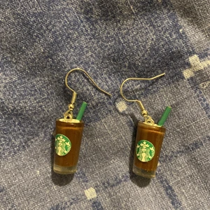 Handmade earrings örhänger - Resin handmade earrings. Brand new