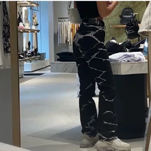 Weekday jeans - Säljer dessa as coola tie dye jeans från weekday. Sparsamt använda