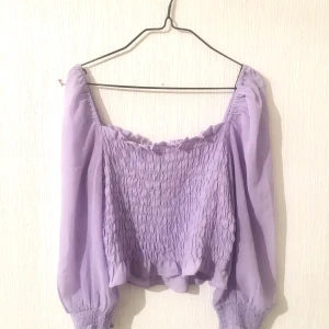 Size S but fits also M shirt, blouse. - Small but Will fit Medium too 