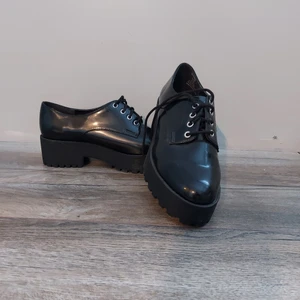 Chunky lågskor - Svarta chunky lågskor stl 39 oanvända säljes pga fel storlek. Kan skickas.
