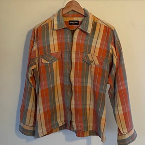 Vintage overshirt  - Unik vintage overshirt.  Vid köp av produkt: 1. Skicka meddelande med: - Namn - Adress och postnummer - Tel och mail 2. Swisha  3. Paketet postas till dig!