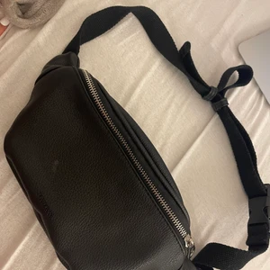 Dondona väska  - En jätte fin dondona väska svart. 