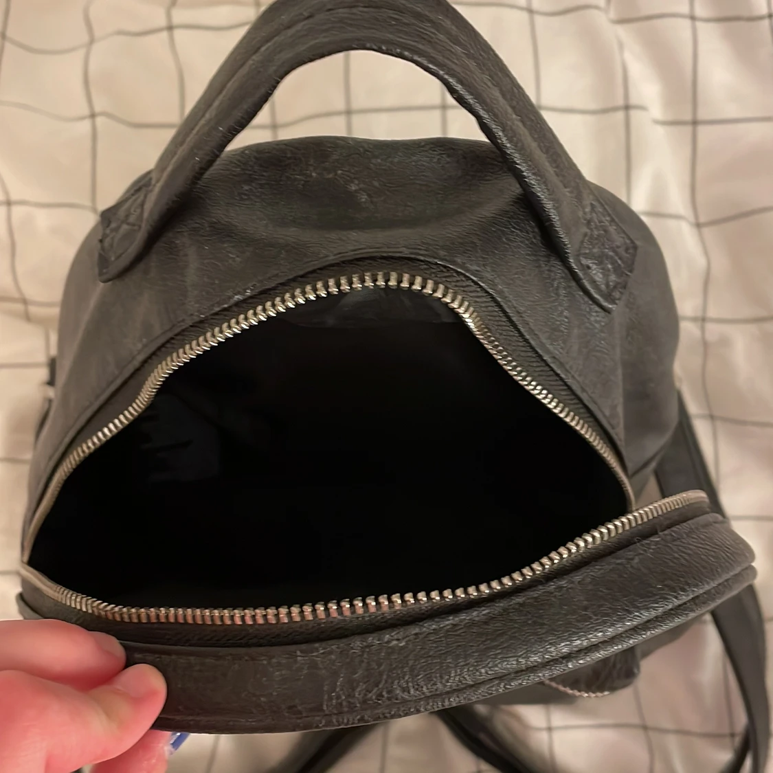 Svart ryggsäck  - 91