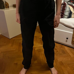 Svarta Chinos - Hm chinos storlek 28