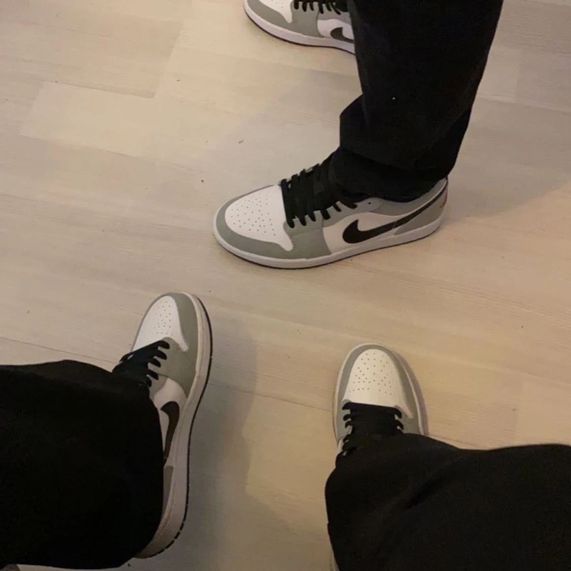 Jordan 1 smoke grey low