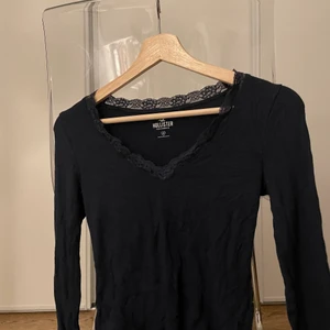 Hollister tröja - Fint skick strl m men passar mer en s 