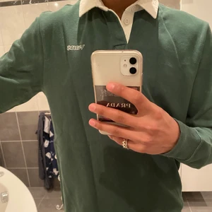 Vans långärmad piké  - En långärmad vans piké som jag endast testat. Storlek S men sitter som en M. Pris kan diskuteras, buda!!