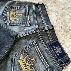Ascoola Victoria x Beckham jeans med de icontiska fickorna!🤩