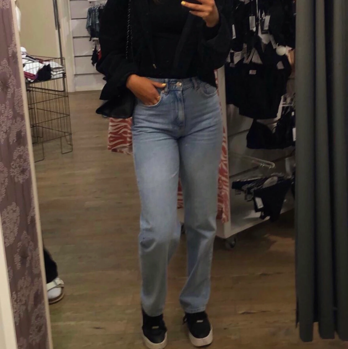 Blåa ginatricot straight jeans - 90