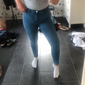 Blåa jeans från Gina Tricot - Vanliga blåa jeans som jag inte använder längre 