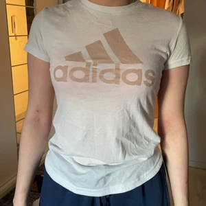 Adidas strl S - Knappt använd