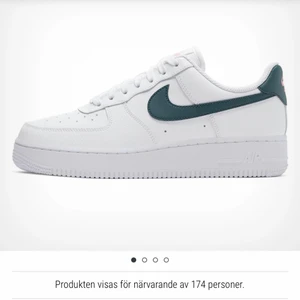Air force 1 - Air force 1, skönaste skon man kan hitta. Smutsiga men tvättar innan jg postar, köpta för 1,100kr. ❤️pris kan diskuteras om snabb affär