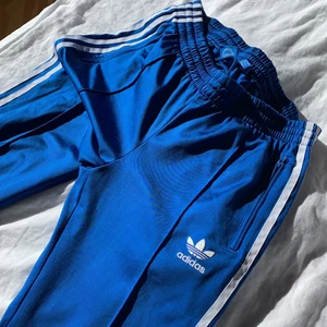 Adidas byxor  - A
