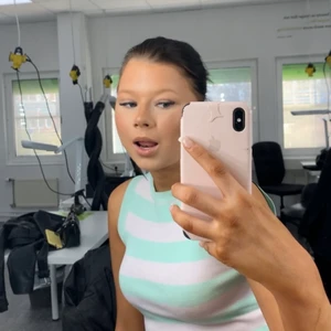 Zara topp - En randig topp ifrån zara som jag endast använt en gång❤️