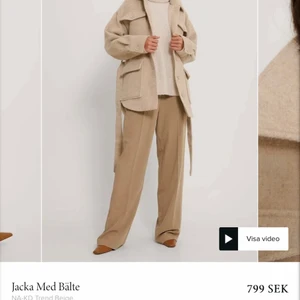 Jacka kappa NAKD - Säljer denna superfina jackan från NAKD, endast använd ett fåtal gånger, behöver en större storlek så därav säljer jag denna.