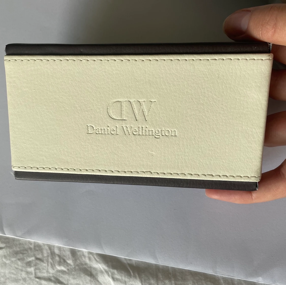 Daniel Wellington  - 90