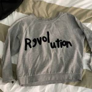 Hösttröjor - Köp allihopa för 500 eller så kan vi diskutera individuell priser :) två stickade och två sweatshirt 
