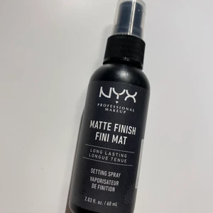 Nyx Matte finish fine matte 60 ml - Settingspray från Nyx, använd enstaka gånger