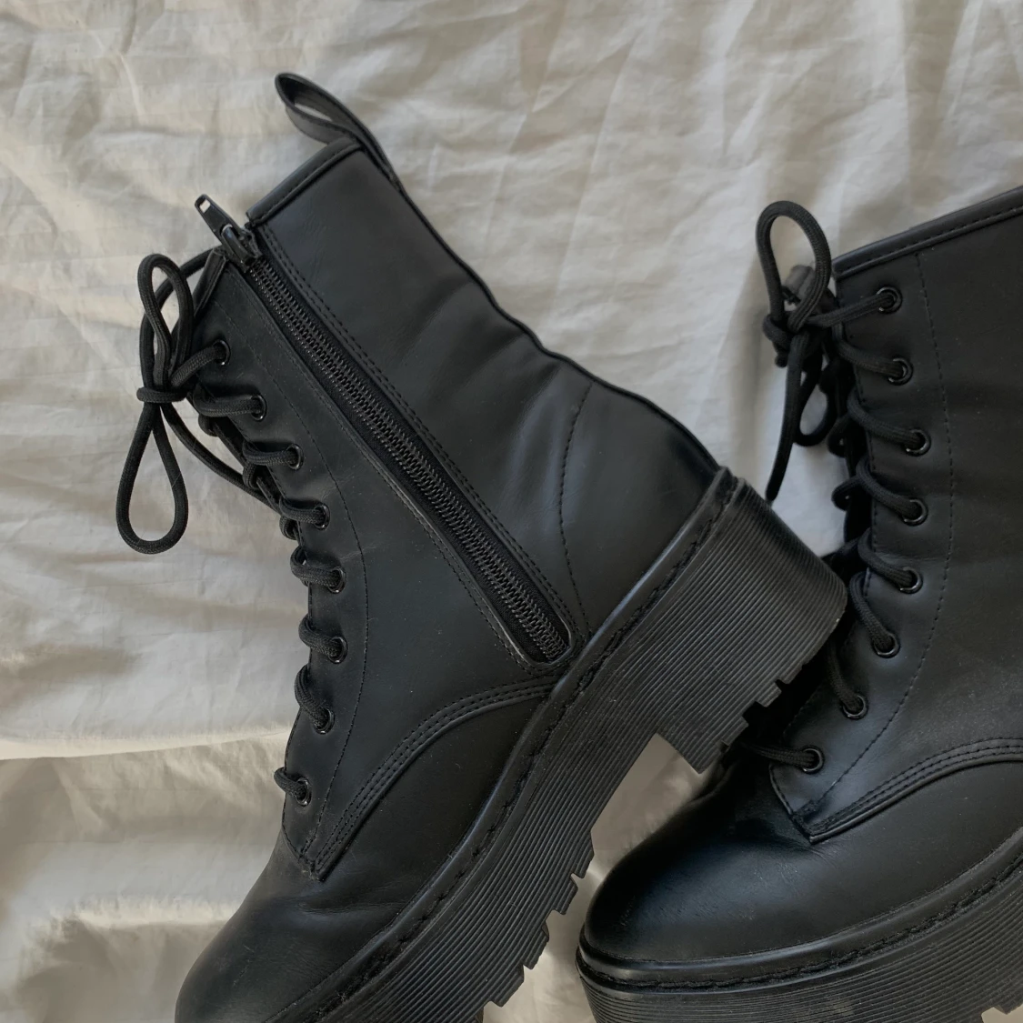 Boots  - 90