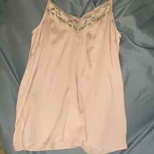 Linne  - Ljus smuttsrosa linne