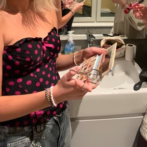 ❣️INTRESSEKOLL❣️ - Supersöt korsett köpt secondhand ge rimligt pris så kan vi diskutera 🤪🙏🏼🥰